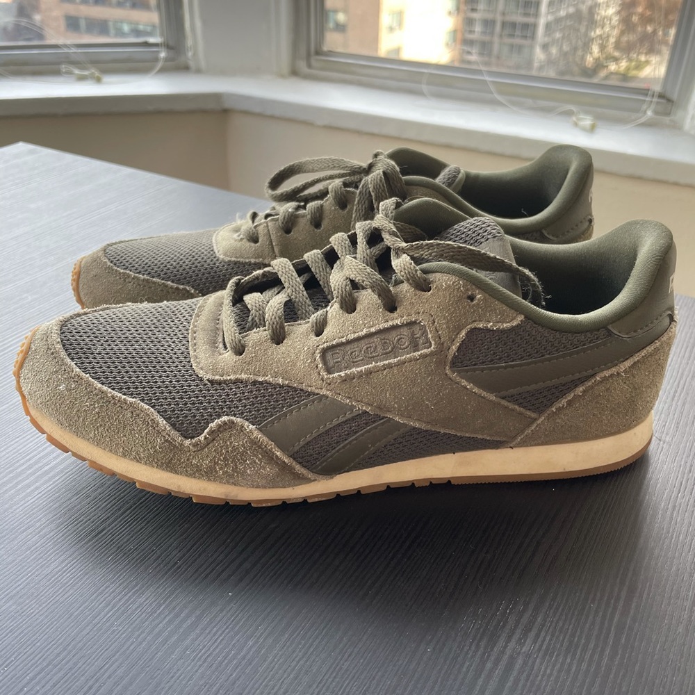 Reebok Sneakers